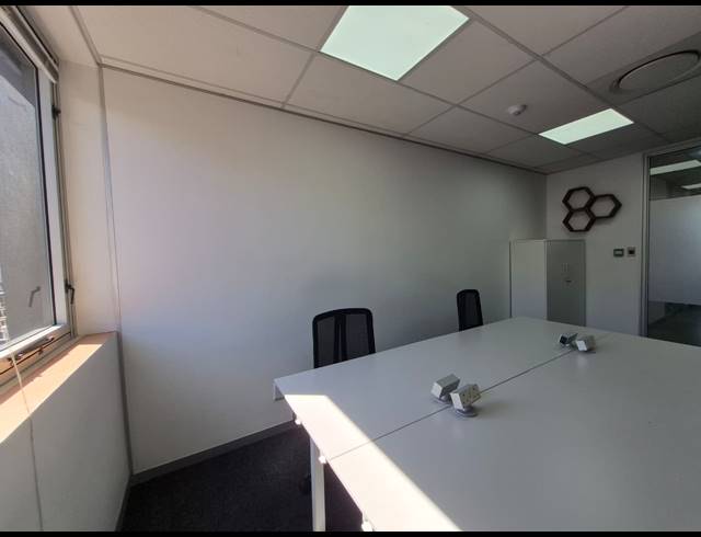 23M² OFFICE TO LET IN ROSEBANK
